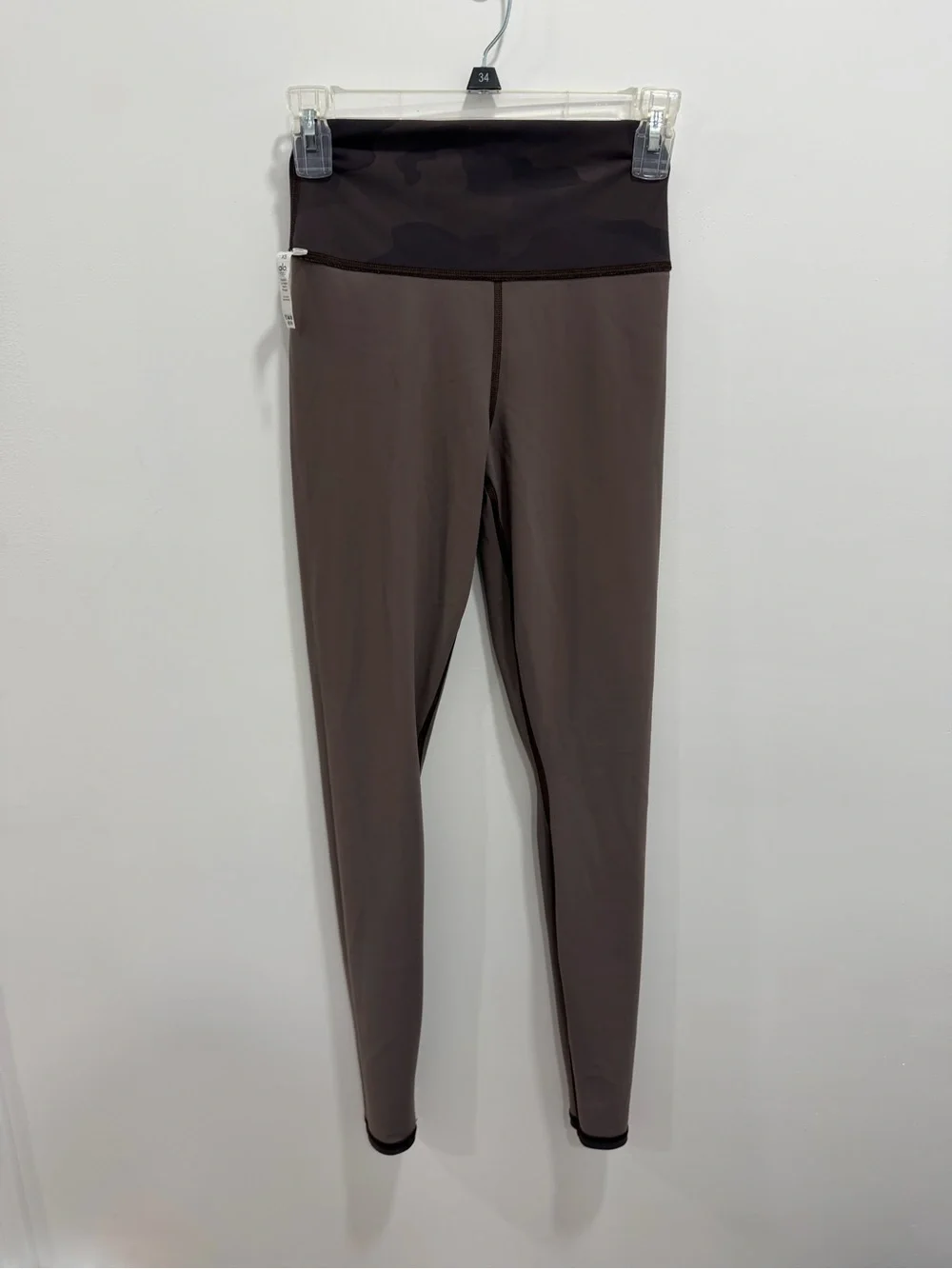 ALO Yoga - High Waist Vapor Leggings in Cocoa Camo